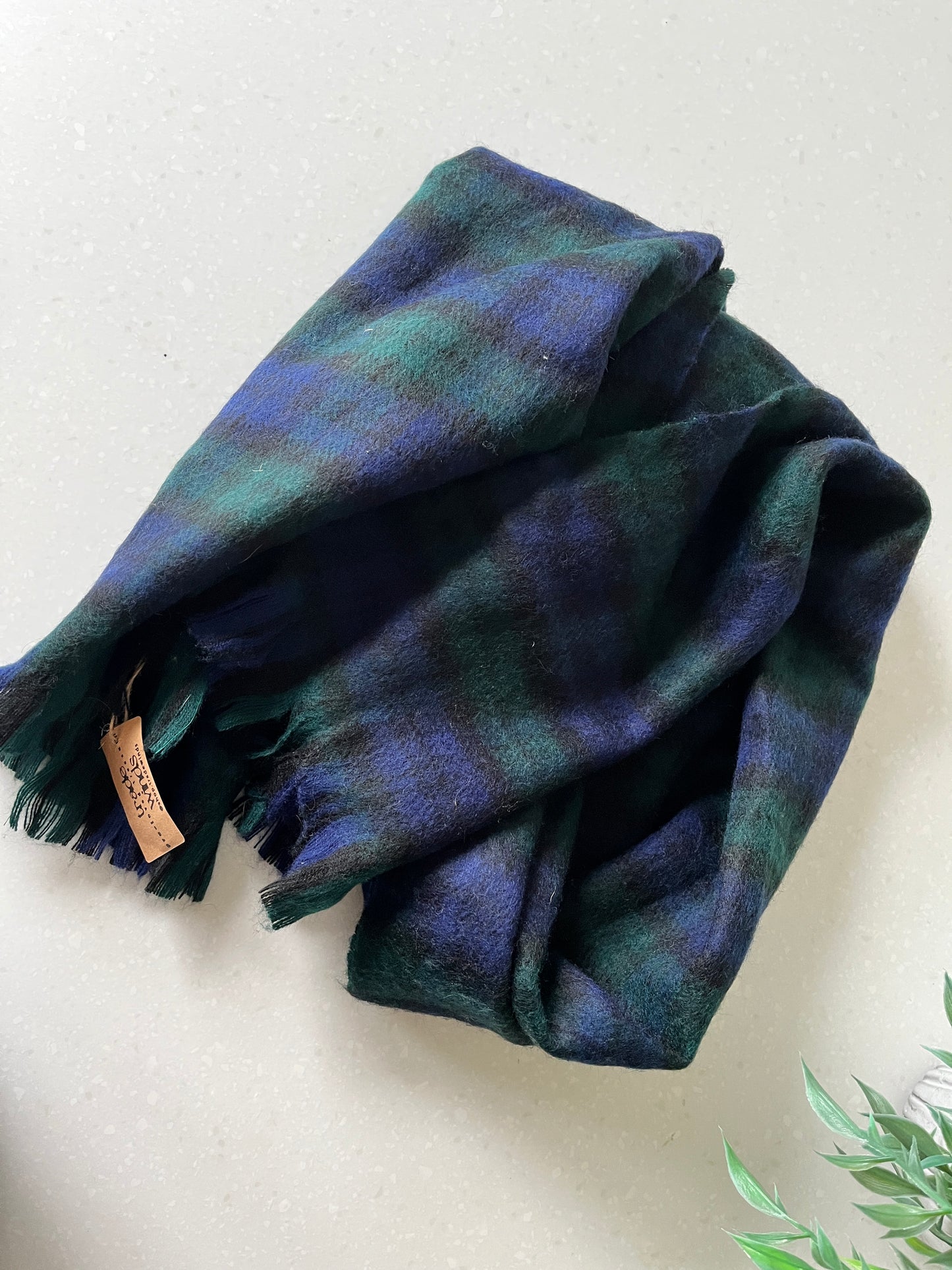 MAC scarf